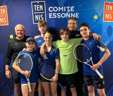 L'équipe scolaire de tennis, championne de France UNSS  