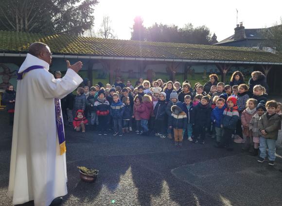 Célébration des cendres - École Notre Dame